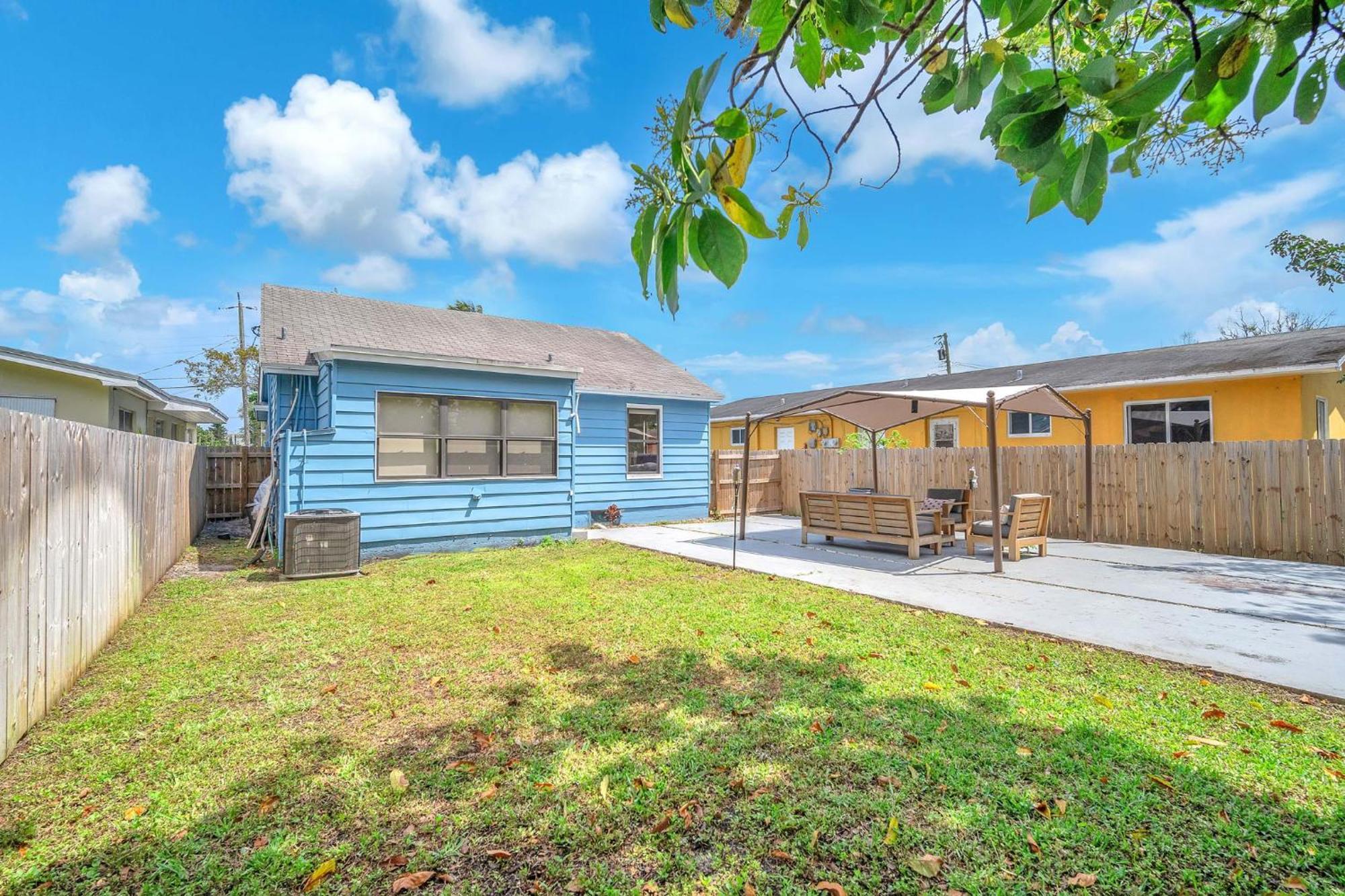 Contemporary 4 Bedroom Oasis - Private Large Patio North Miami Exterior photo